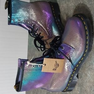 BNIB Dr. Martens 1460 Rainbow Ray Size 9 Combat Boots NWT Blue Purple Green